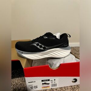 Saucony Triumph 22 Women’s 9